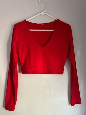 Red V-Neck Long Sleeve Crop Top